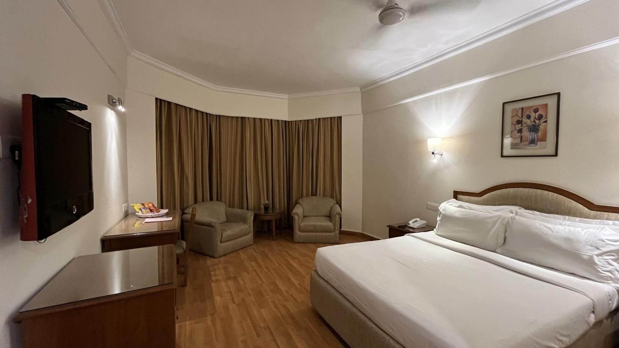 Katriya Hotel&Tower Hyderabad Bagian luar foto
