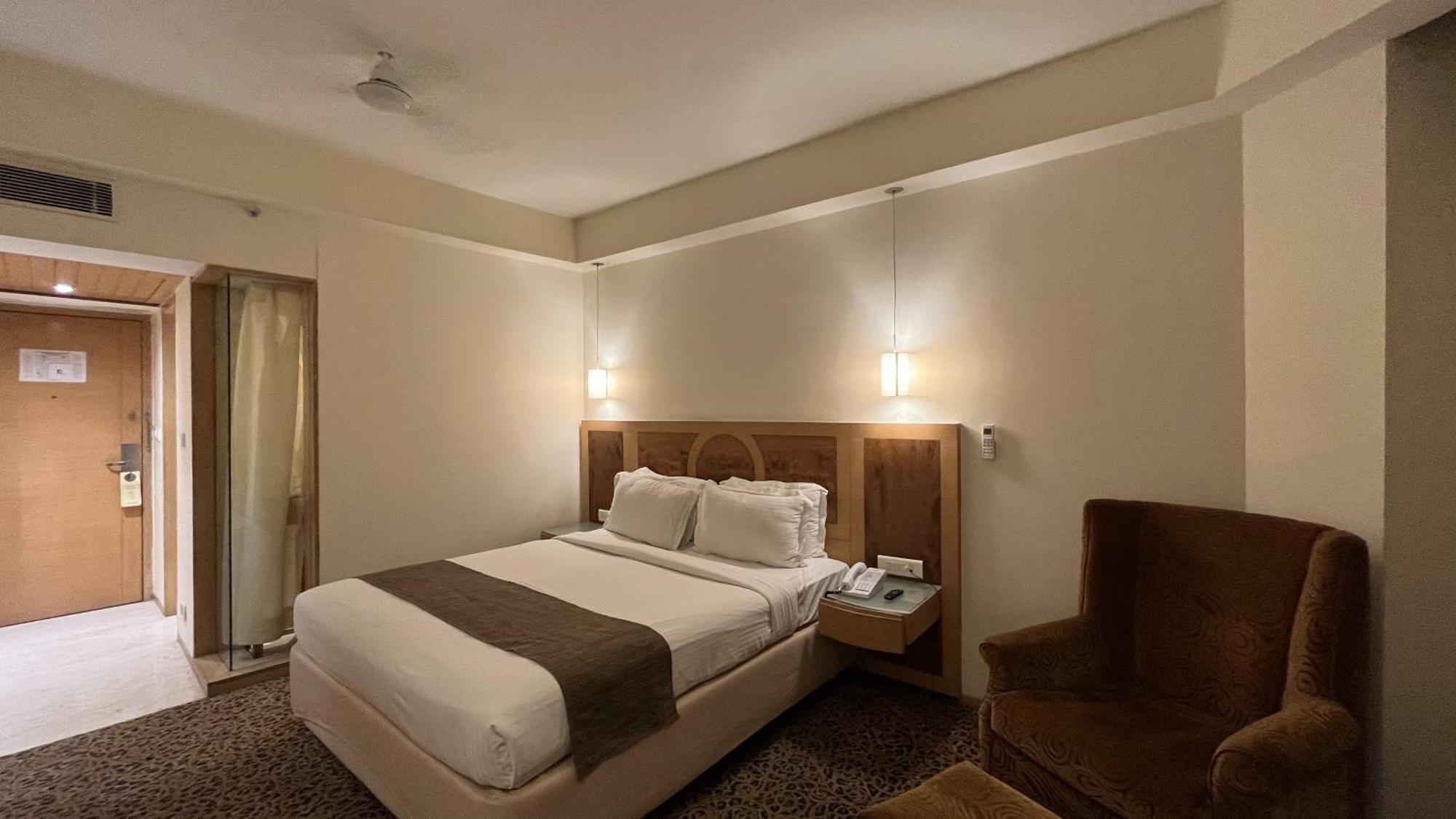 Katriya Hotel&Tower Hyderabad Bagian luar foto
